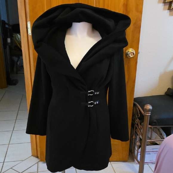 Ivanka Trump Elegant Black Outerwear - Picture 7 of 11